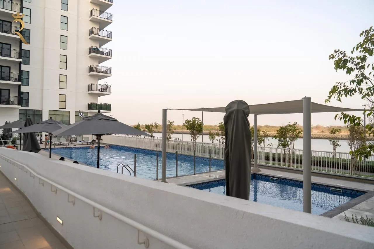 Champagne Pink Apartment - Yas Island أبو ظبي 0*,