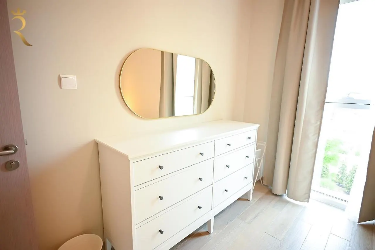 Champagne Pink Apartment - Yas Island أبو ظبي 0*,  الإمارات العربية المتحدة